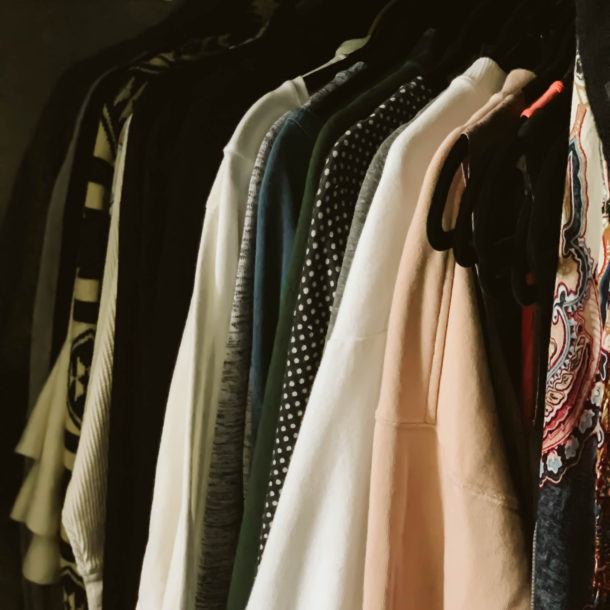 5 budget friendly closet organizing tips