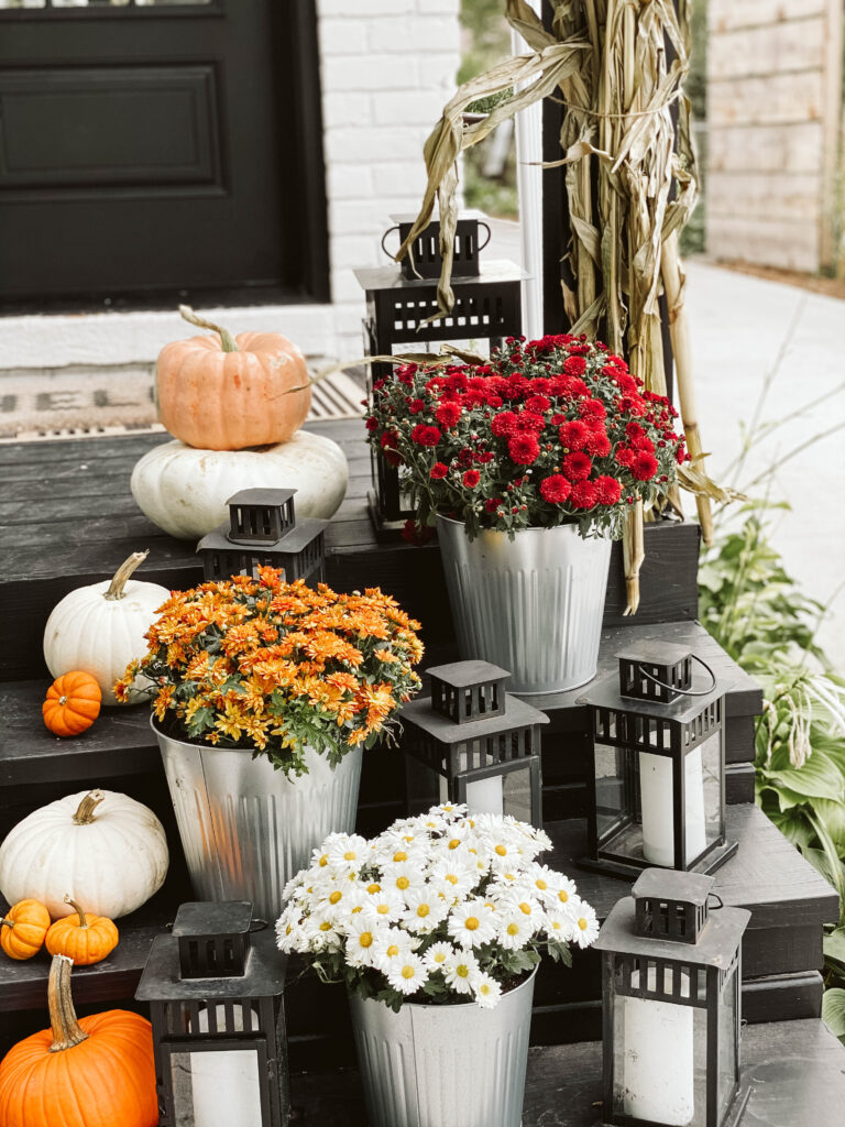 how to style your front porch for Fall 