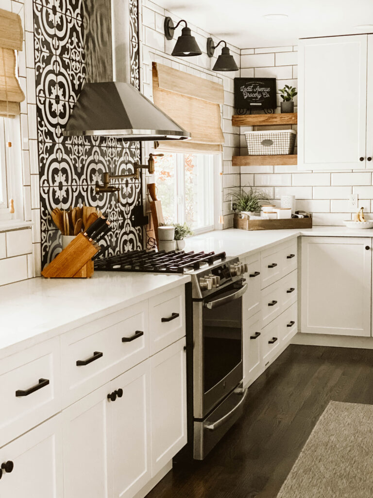 Modern Farmhouse Kitchen Reveal - SUGAR MAPLE notes