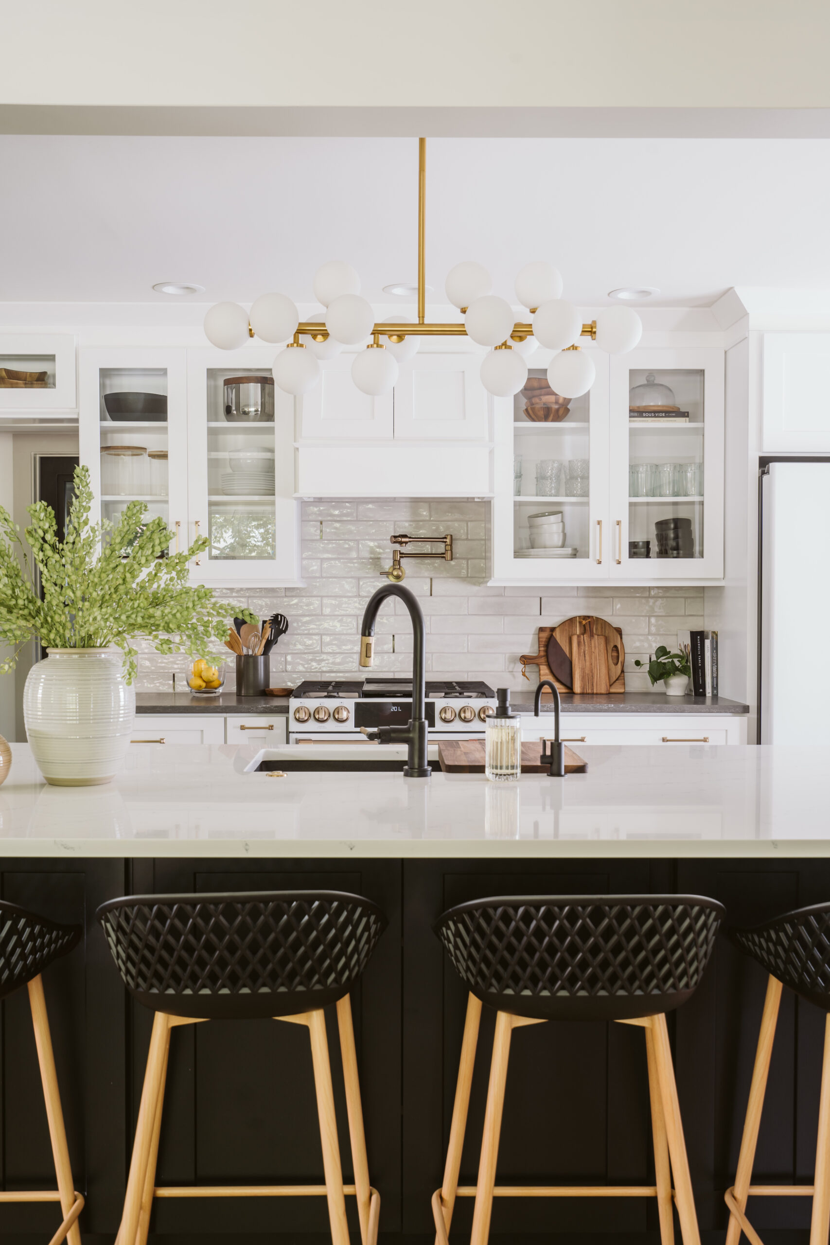 The Best Ways to Use Glass-Front Cabinets in a Kitchen Design