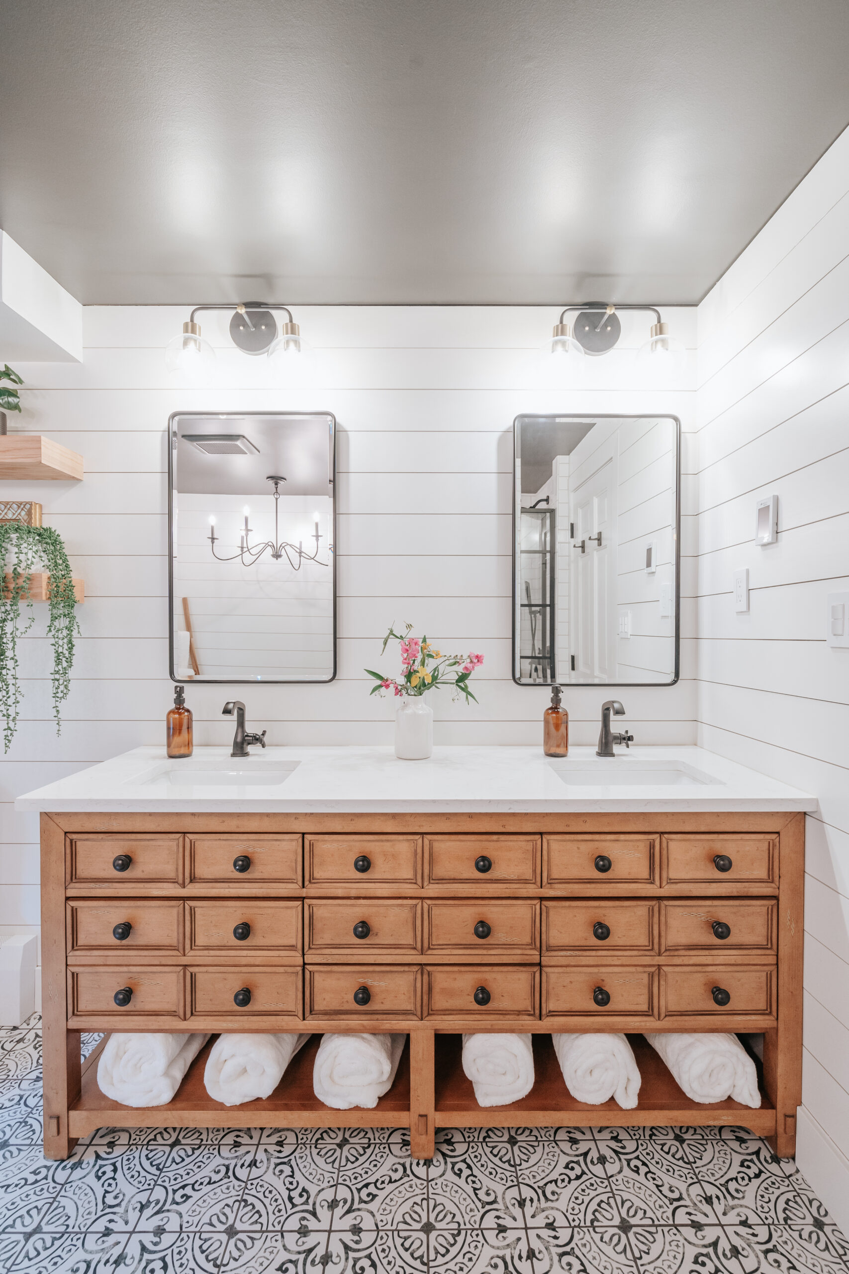8 TIPS FOR THE PERFECT BATHROOM DECOR image 4