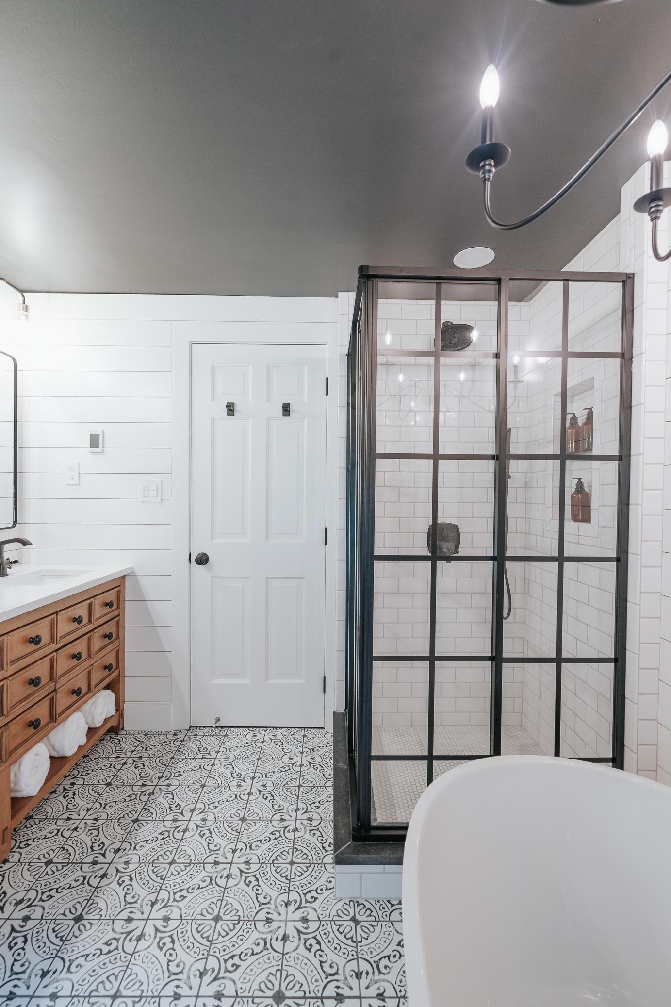 11 TIPS ON HOW TO MAKE A SMALL BATHROOM FEEL BIG image 10